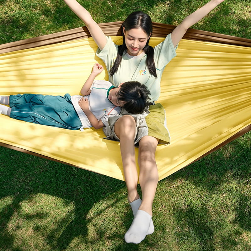 Indoor Outdoor Portable Camping Hammock with Tree Straps for Home Travel